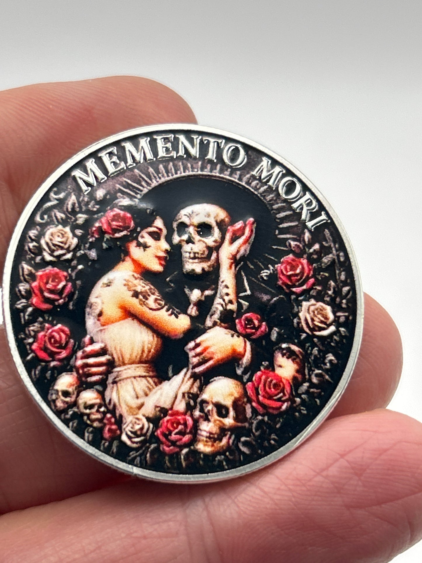 Memento Mori & Memento Vivo Challenge Coin – Remember You Live | Golf Ball Marker (40mm)