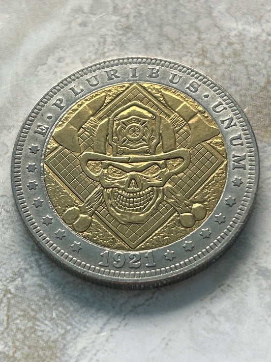 1921 Morgan Dollar Novelty Coin – Hobo Nickel Style Firefighter Skull | Gold & Silver Two-Tone (38mm)